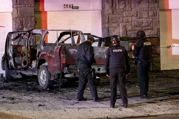 Suben a diez los detenidos por los dos carros bombas que explotaron en Quito - Mundo - ABC Color