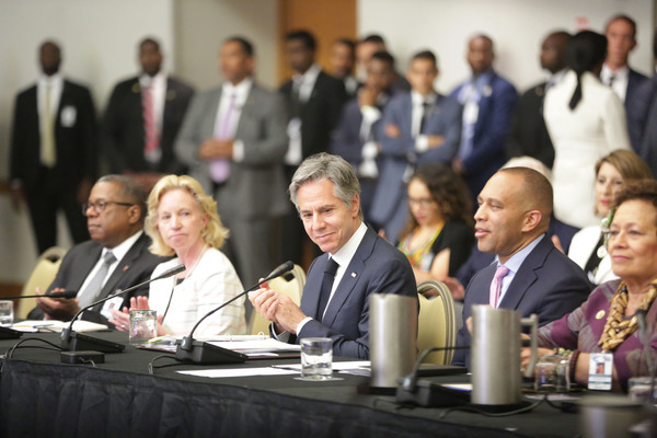 La embajadora de EE.UU. en Guyana expresa su preocupación por la presencia de China en el Caribe - MarketData