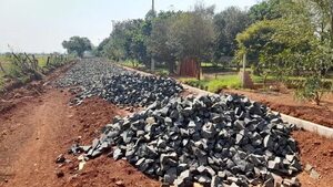 Minga Guazú: pobladores quedaron sin agua y sin camino por obra inconclusa - ABC en el Este - ABC Color