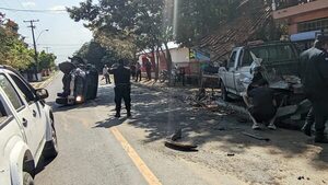 Aparatoso accidente de tránsito en Isla Umbú - Policiales - ABC Color