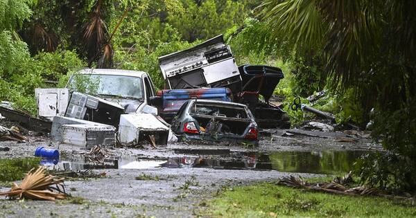 La Nación / Florida evalúa daños tras el paso de Idalia, que avanza por EE. UU.