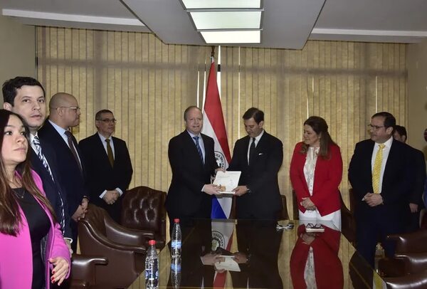 PGN 2024: proyecto del nuevo gobierno asciende a US$ 15.276 millones - Economía - ABC Color