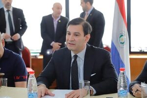 Senador cartista justifica “barrida” de los funcionarios públicas - Política - ABC Color