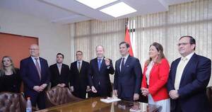 La Nación / Presentan proyecto del PGN 2024 que asciende a G. 112,5 billones