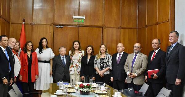 La Nación / Homenajean al enviado de NN. UU.
