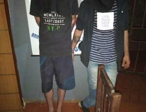 Capturan a dos bandidos por robar dinero y celular a un joven en barrio Pablo Rojas – Diario TNPRESS