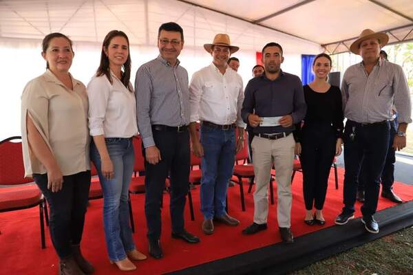 CAH otorgó préstamos por G. 83 millones a productores del departamento de San Pedro - .::Agencia IP::.
