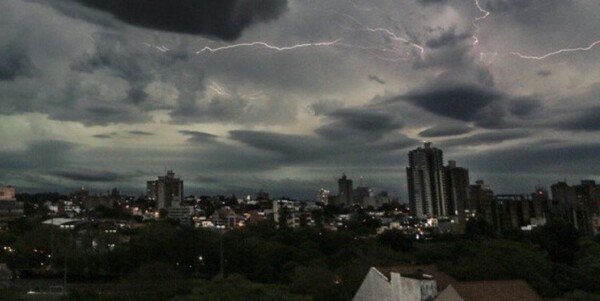Anuncian jornada lluviosa con tormentas eléctricas para este viernes - trece