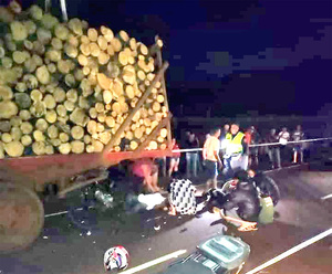 Camión rollero sin luz provoca accidente fatal en San Cristóbal - La Clave