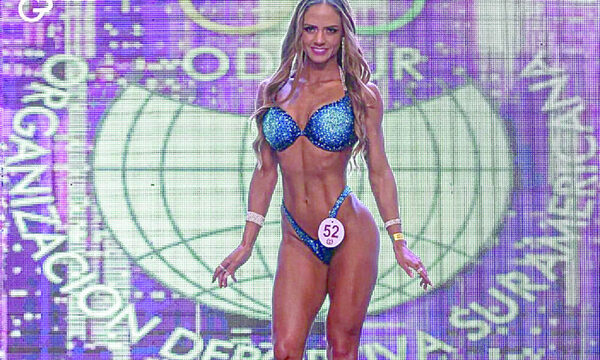 ¡Atleta de Fitness se prepara para ganar todo!