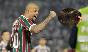 Versus / Atacaron el bus de "Flu" y Felipe Melo estalló: "Aprendan a perder..."