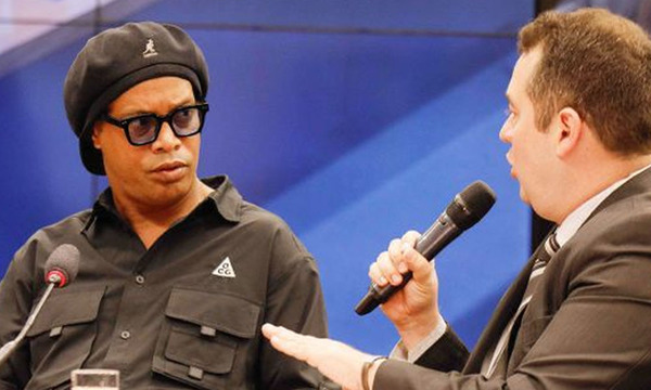 Ronaldinho niega relación con una estafa piramidal