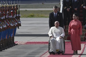 El papa llega a Mongolia y descansará durante toda la jornada tras el largo viaje - San Lorenzo Hoy