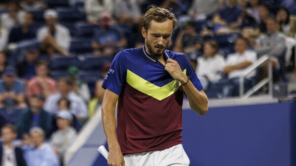 Daniil Medvedev se lleva un susto ante O'Connell