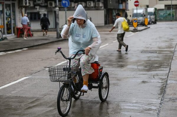 Fuertes tormentas amenazan el sur de China y paraliza grandes ciudades - El Independiente