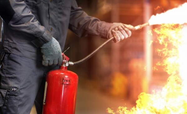 Dos heridos tras explosión de tanque de combustible