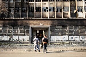 Suben a 76 los muertos en el incendio de un edificio en el norte de Sudáfrica - Mundo - ABC Color