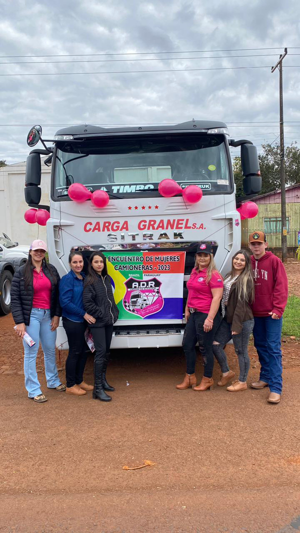 SITRAK T7H presente en el 1er Encuentro de Amigas Camioneras Grupo ADR