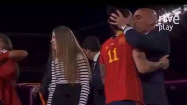 Versus / El Tribunal del Deporte Español abre expediente al suspendido Luis Rubiales por falta grave