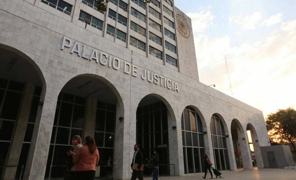 Juzgado ordenó secuestro de dólares y guaraníes de esposa de uruguayo vinculado a Marset - La Tribuna