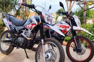Hurtaron dos motos de una casa en Luque •