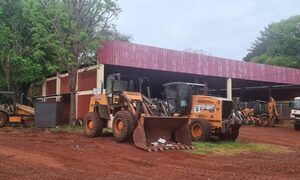 Muchas maquinarias pesadas están sin funcionar en gobernación de Alto Paraná