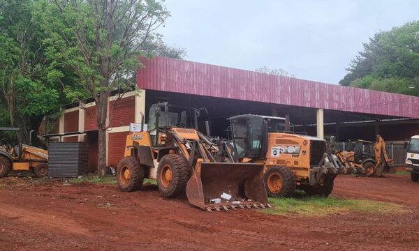 Muchas maquinarias pesadas están sin funcionar en gobernación de Alto Paraná
