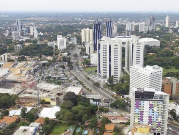 Paraguayos abandonan Asunción por el costo de vida, dice intendente · Radio Monumental 1080 AM