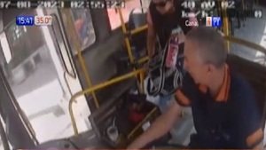 Captan a descuidista en un bus - Noticias Paraguay
