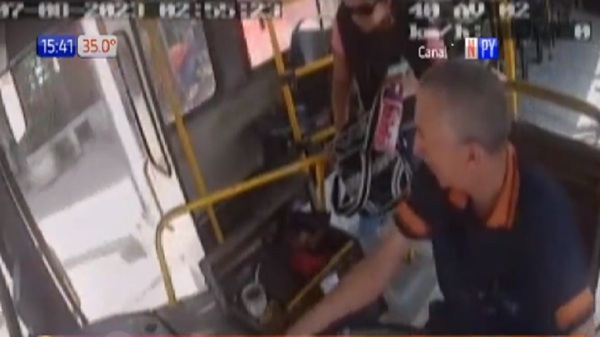 Captan a descuidista en un bus - Noticias Paraguay