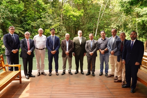 Autoridades de Paraguay y Mato Grosso do Sul coordinan planes de comercio, seguridad e inversiones - Revista PLUS