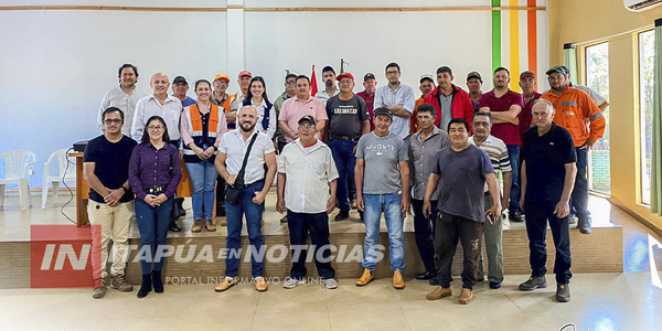 INTENDENTE DE CARLOS A. LÓPEZ SE REUNIÓ CON REPRESENTANTES DEL MOPC Y FRENTISTAS BENEFICIADOS CON NUEVO ASFALTADO - Itapúa Noticias