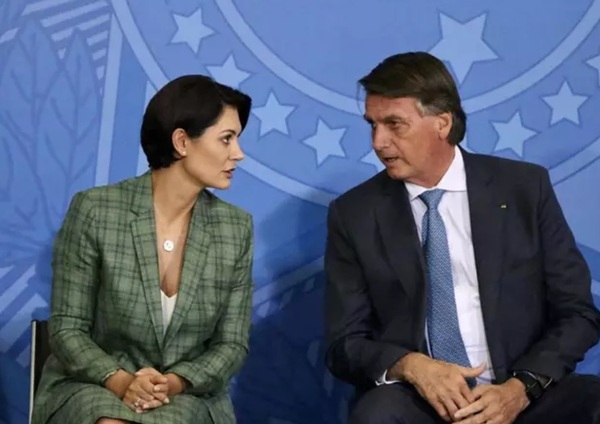 Bolsonaro y su esposa no responden a las preguntas sobre el caso de las joyas saudíes