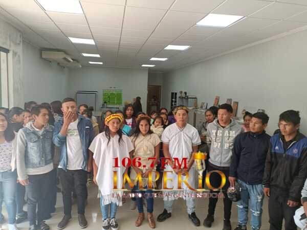Indígenas universitarios fueron beneficiados con entrega de subsidios por la Gobernación - Radio Imperio 106.7 FM