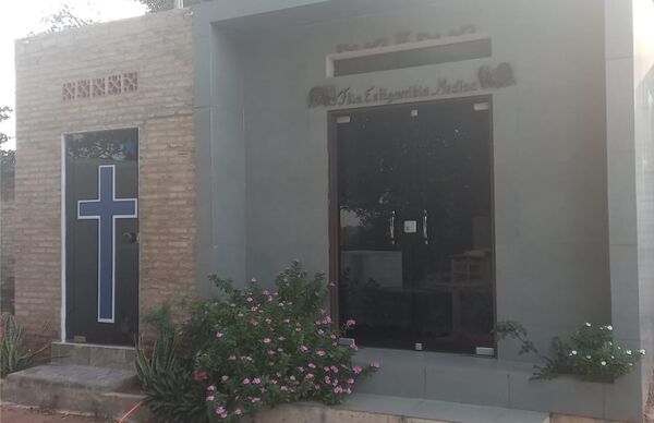 Villa Elisa: Eliminan baños para agrandar el panteón de la familia Estigarribia - Informatepy.com
