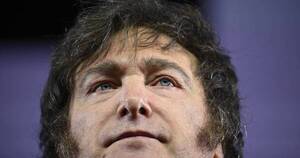 La Nación / Dolarizar, el controvertido remedio milagroso de Milei