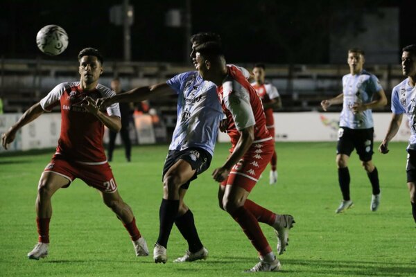 Versus / Fútbol matutino en Villarrica para completar Guaireña ante Gral. Caballero