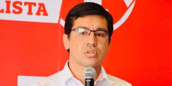 Gobernador presenta a su gabinete, pero asegura que aguardará resultados para confirmarlos en el cargo - ADN Digital
