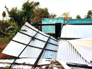 Tormenta dejó viviendas destrozadas y la granizada afectó cultivos de productores en distritos de Paraguarí - Nacionales - ABC Color