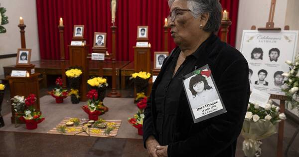 La Nación / Peruana recibe restos de su hija desaparecida por militares hace 31 años