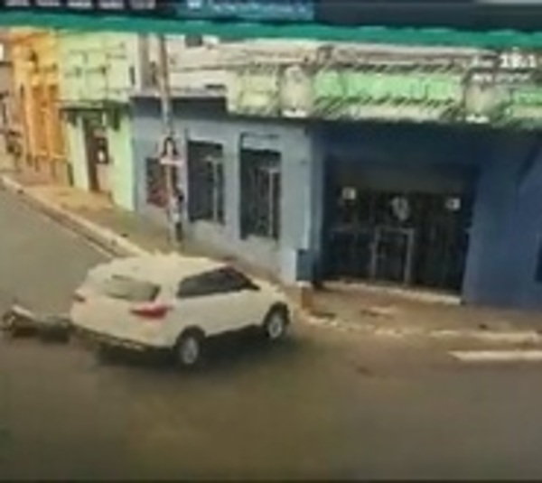 Giro imprudente de camioneta mata a un motociclista en Asunción - Paraguay.com