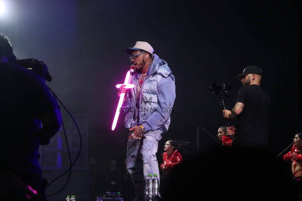 Anuel cantó en Paraguay: "¿Tenía irritado ahí abajo?"