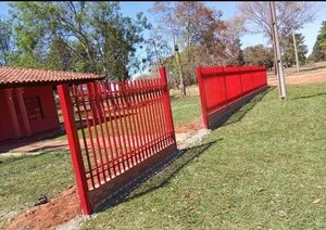 General Aquino: denuncian que intendente municipal retiró verjas de la terminal y colocó en la seccional colorada - Nacionales - ABC Color