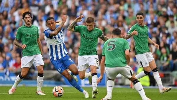 Brighton golea al Newcastle de Miguel Almirón