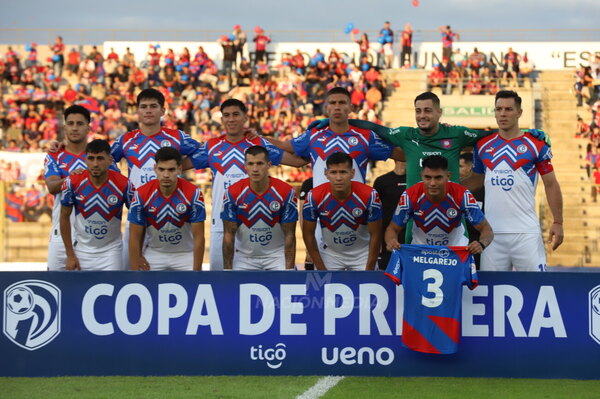 Versus / Con una inesperada baja de último momento, Cerro tiene once confirmado