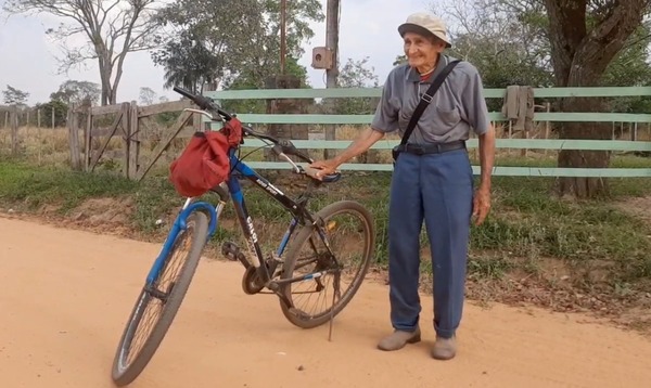 A sus 86 años, don Juan sigue pedaleando por las calles de San Pedro - Unicanal