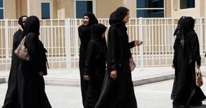 La Nación / Francia prohíbe vestir abayas o qamis en escuelas