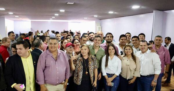 La Nación / Santiago Peña asegura que no le incomodan las demandas y toma nota para trabajar en soluciones