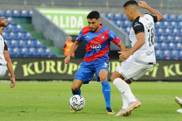Versus / Carrizo, frustrado por el empate de Cerro: "Estamos muy lejos de lo que necesitamos para pelear"