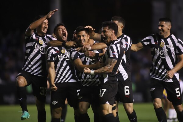 Versus / Libertad festejó en 'La Huerta' y amplía su ventaja al frente de Clausura